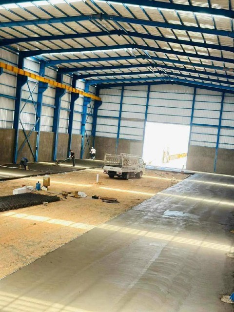 هناجر ومستودعات في الأحساء