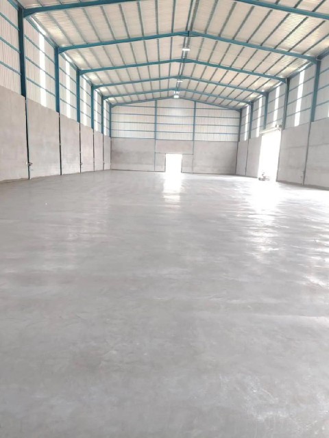 هناجر ومستودعات في الأحساء