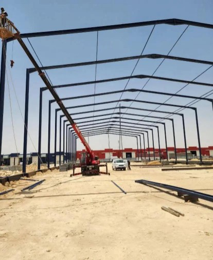 هناجر ومستودعات في الأحساء