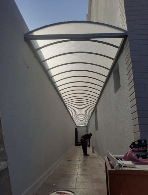 مظلات لکسان